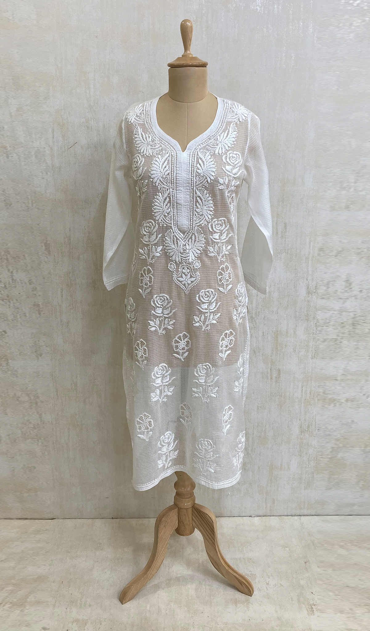 ADA Kurtas : Buy ADA White Lucknowi Chikankari Cotton Kurta (XS) (A100356)  Online|Nykaa Fashion